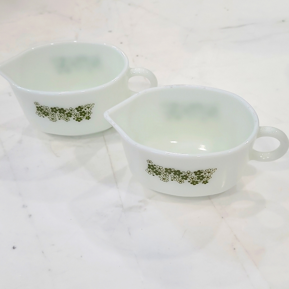 Pyrex gravy boat